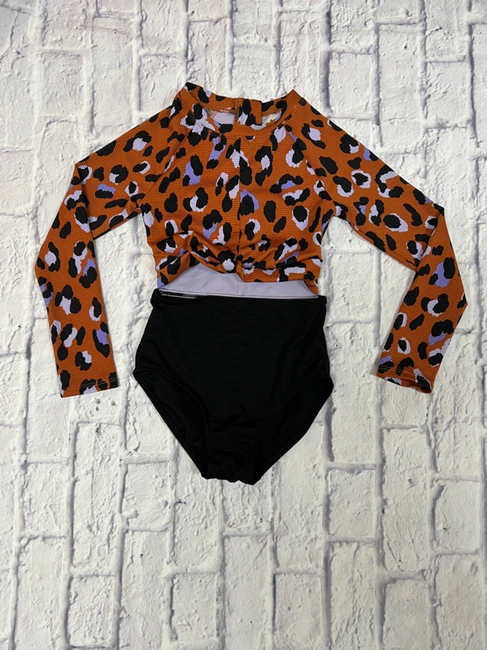 art class Orange Leopard Print Long-Sleeve Rashguard with Black Bottoms